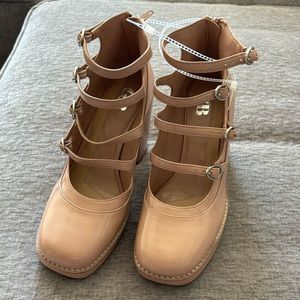 GIANNI BINNI - never been worn - Size 8 - nude platform heels